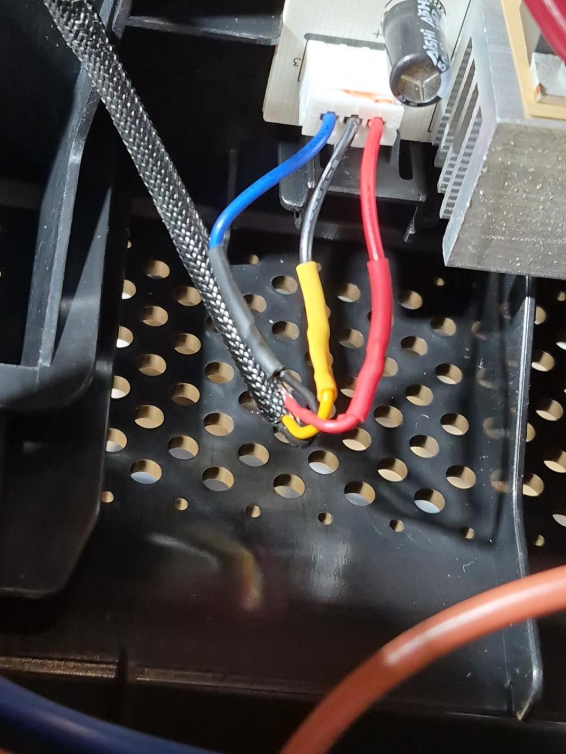 Noctua NF-A6x15 FLX mit angepasstem Stecker